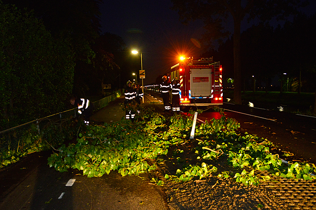 2014/103/GB 20140509 001 Stormschade Hoofdweg.jpg